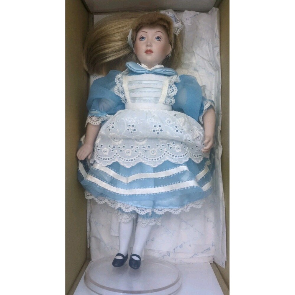 Alice in wonderland The storybook doll collection New